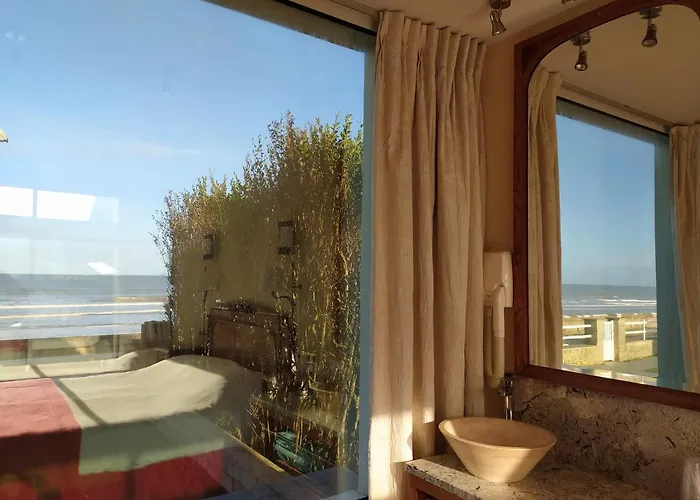 Ou Pieds Dans L'eau En Front De à , 3km D'arromanches, 10km De Bayeux Appartement