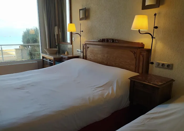 Appartement Ou Pieds Dans L'eau En Front De à , 3km D'arromanches, 10km De Bayeux