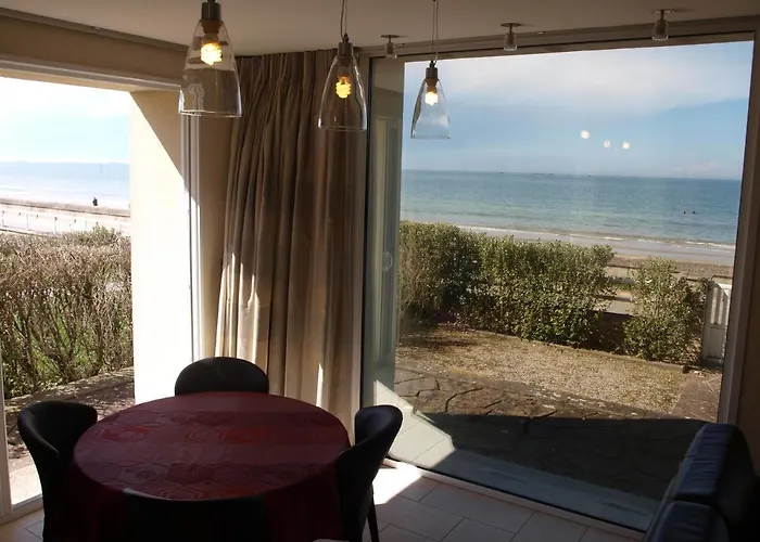 Appartement Ou Pieds Dans L'eau En Front De à , 3km D'arromanches, 10km De Bayeux